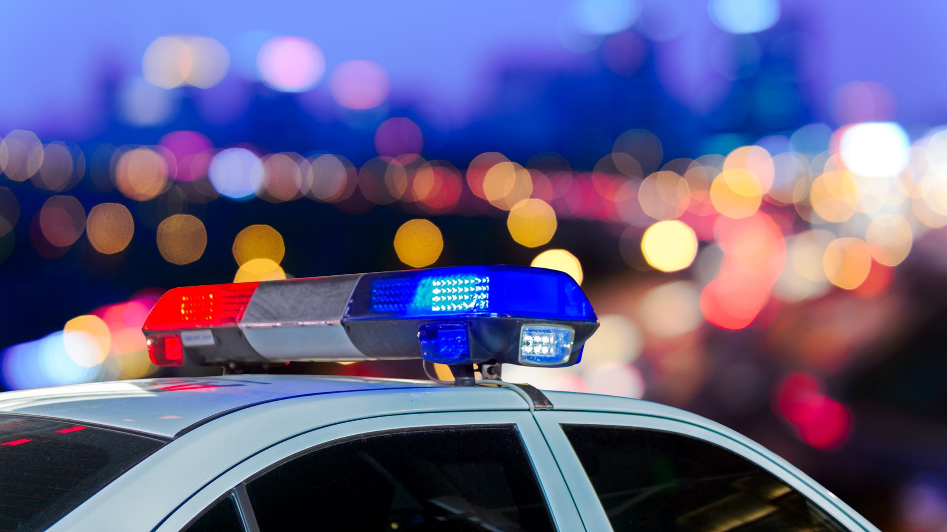 Seguranc╠oa em Viagens  Guia Completo para se Proteger em Caso de Emerge╠encias Policiais